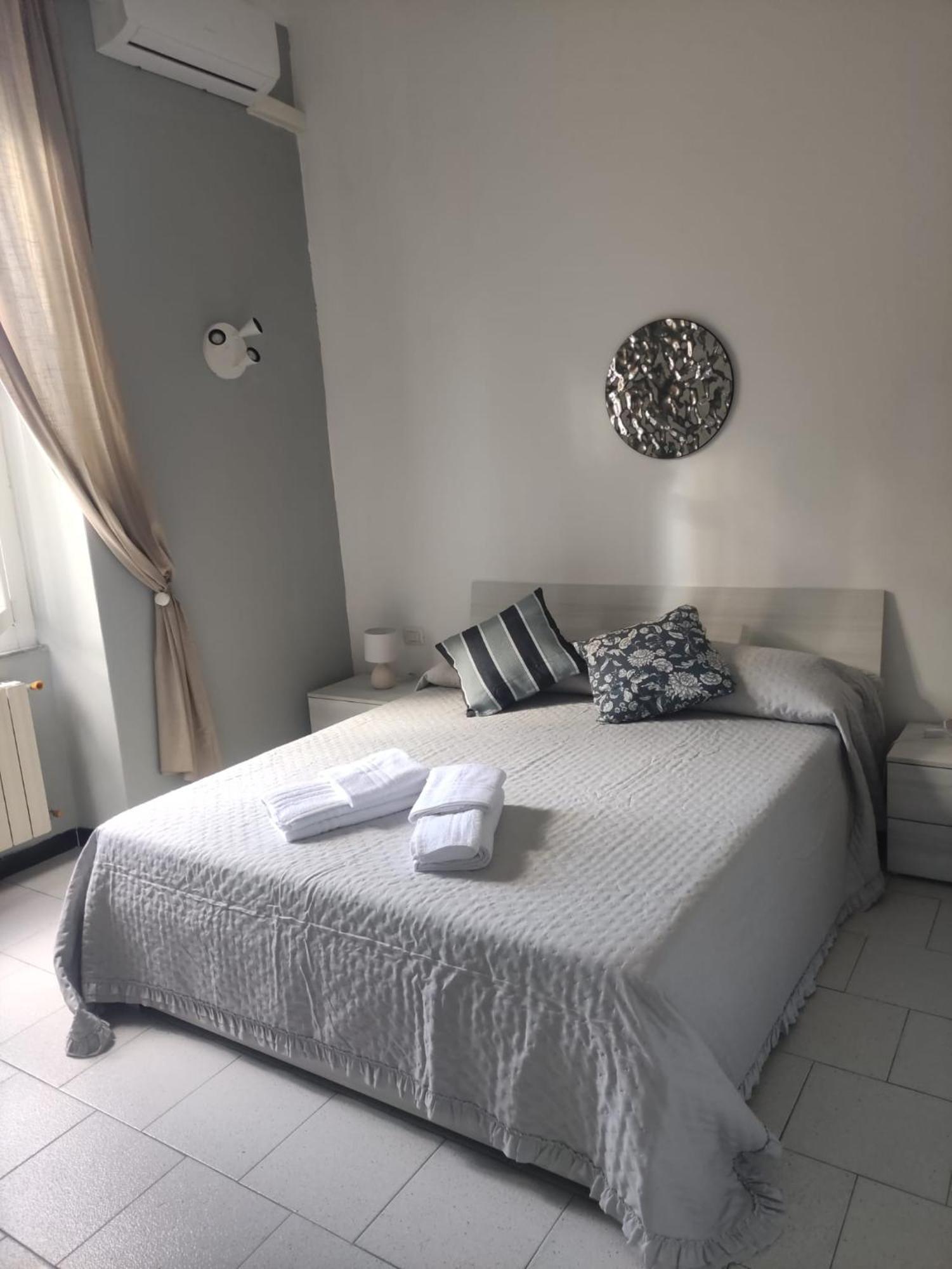 דירות לה ספציה Traveller House מראה חיצוני תמונה